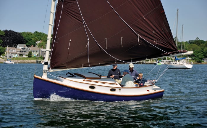 trailerable sailboat cruiser