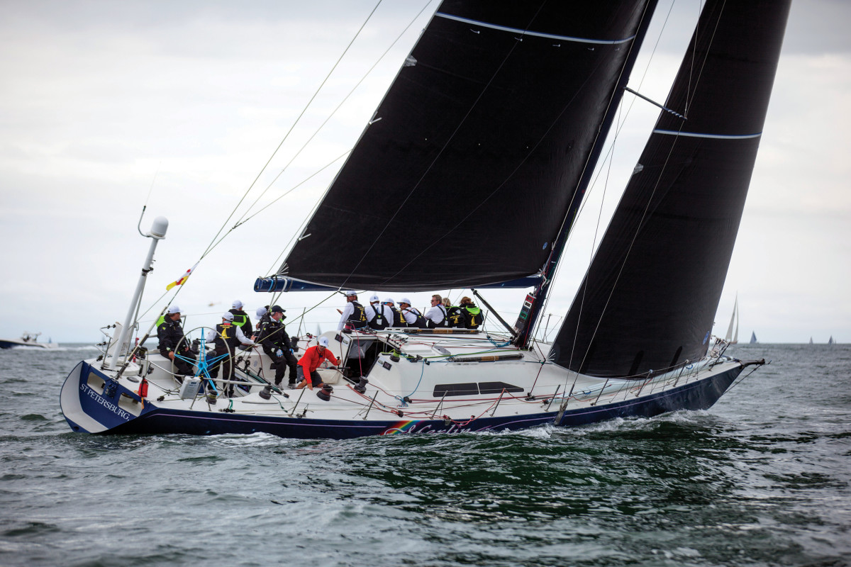 sailboat race from newport to bermuda