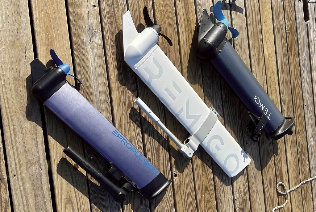 Small electric motors for a dinghy