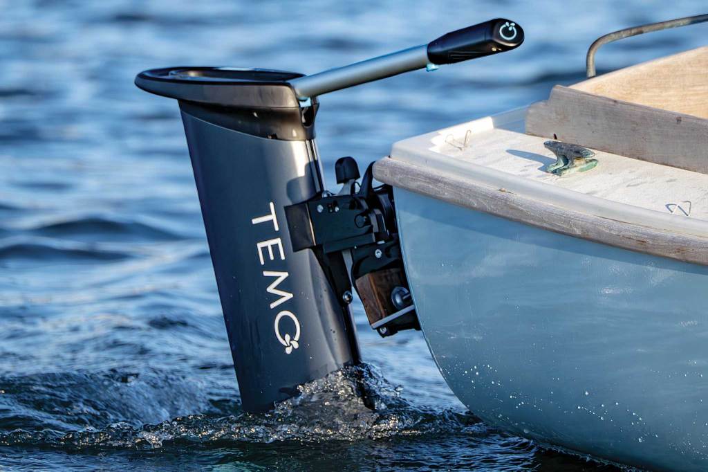 sailing a dinghy with an electric motor